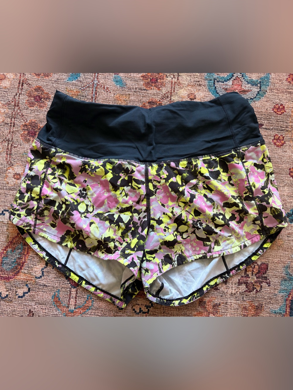 lululemon speed up Floral Print Athletic Shorts with Black Waistband